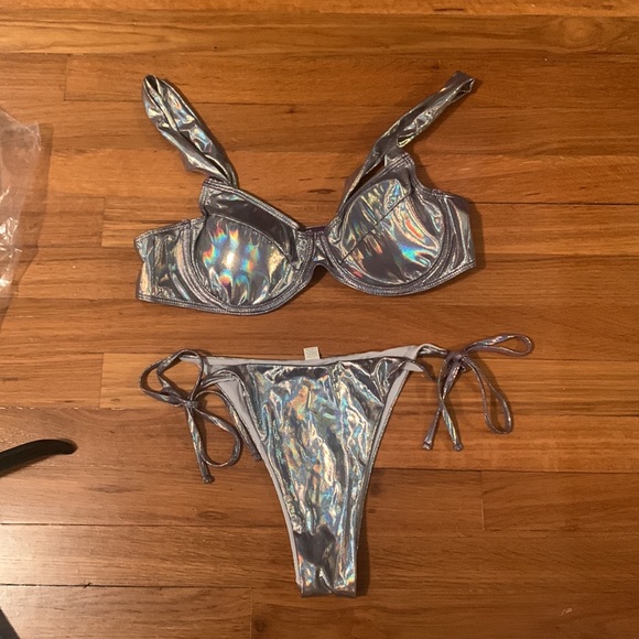 Silver metallic bikini - Picture 7 of 8